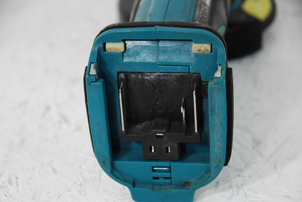 Akumulatorowa  szlifierka kątowa