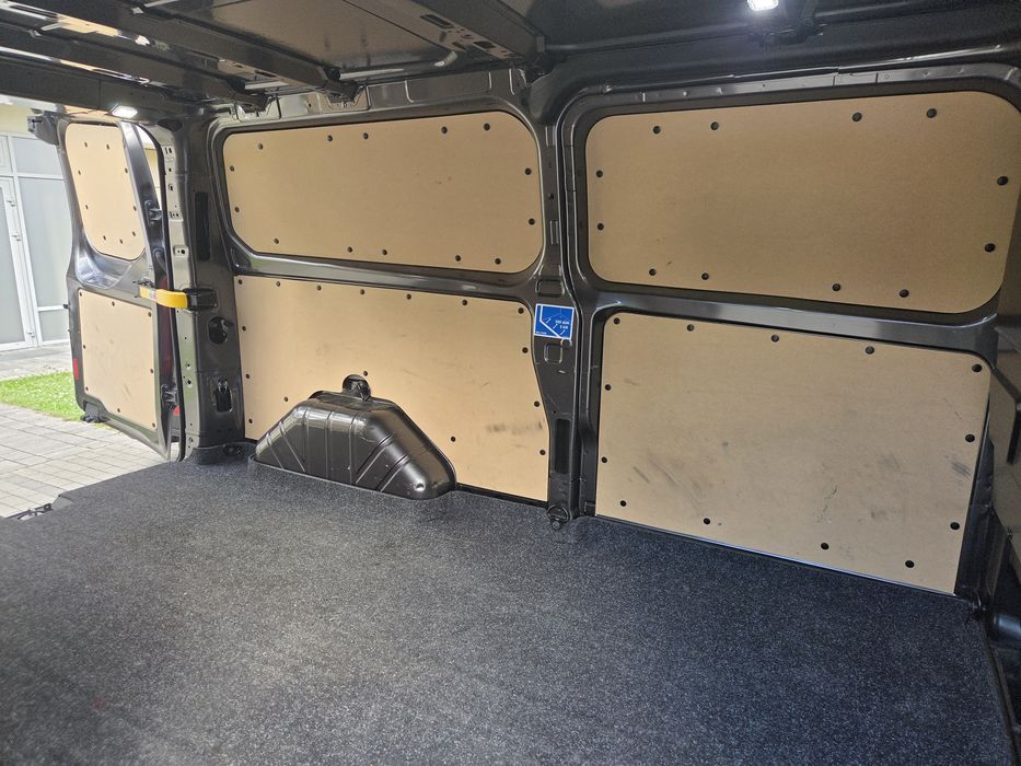 Ford Transit - długofalowa współpraca, Polska - Europa