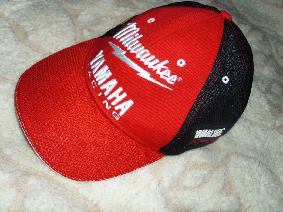 Czapka Milwaukee Yamaha Racing  Akrapovic j Nowa
