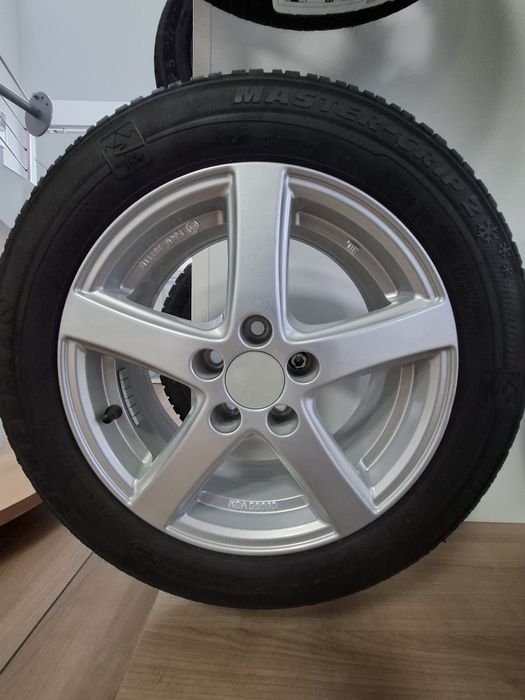 Комплект оригінальних VAG зимових колес 185/60 R15 5*100