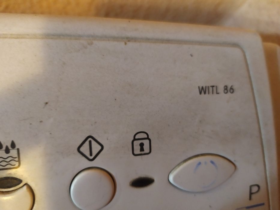 Стиральная машина автомат вертикальная,Indesit witl86,нерабочая