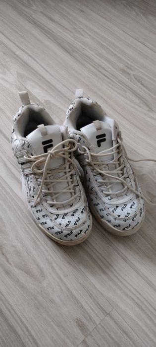 Witam sprzedam buty damskie