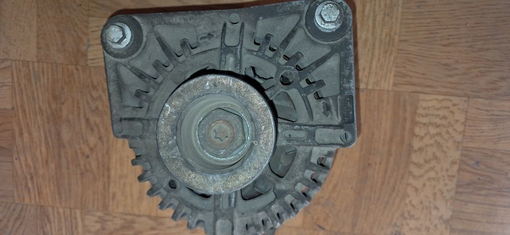 Генератор Valeo Renault