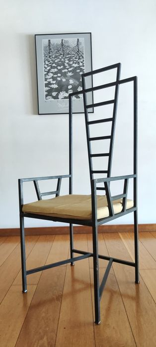 4 cadeiras elegantes em ferro