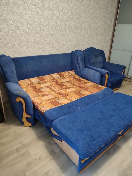 Диван та  крісло