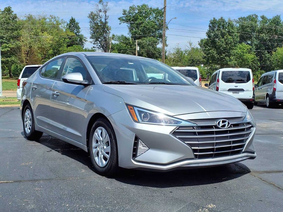 Hyundai Elantra      2020