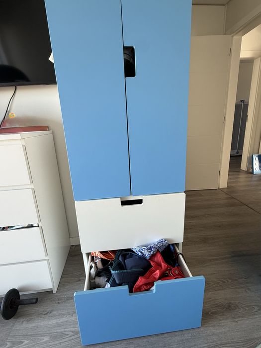 Armário Roupeiro com dois gavetões (Ikea Stuva)