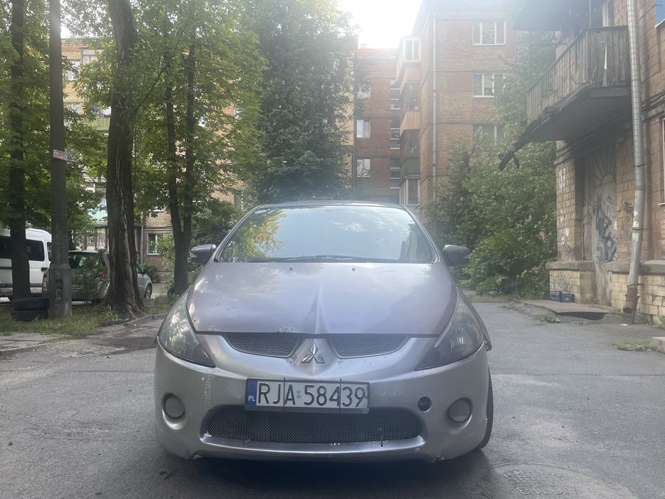 Автомобіль Mitsubishi Grandis