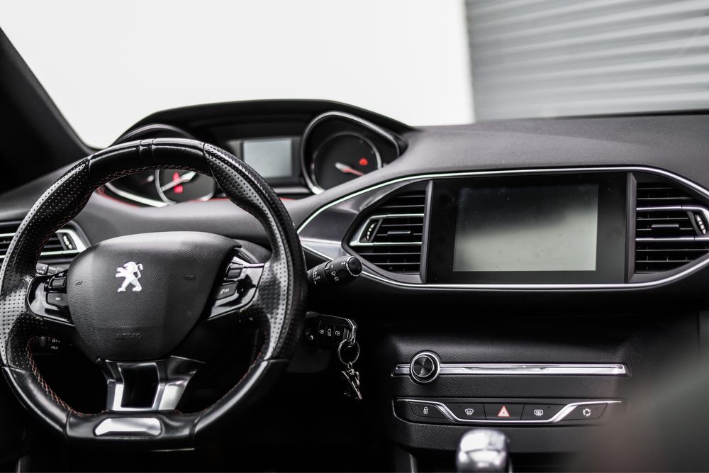 Peugeot 308 GT Line 1.2 PureTech 130cv – correia substituída