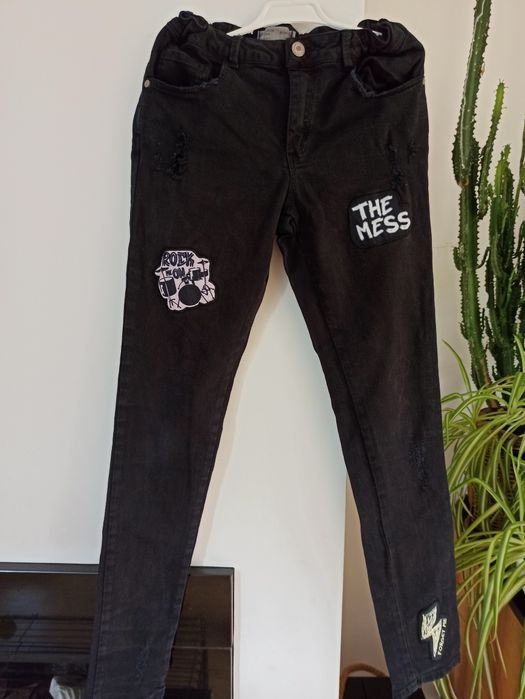 Spodnie skinny jeansowe z przetarciami Zara