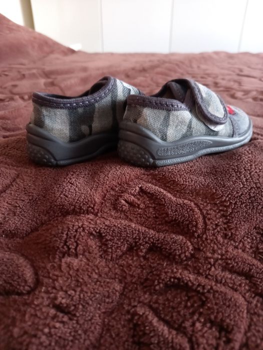 Kapcie dla chłopca r. 20