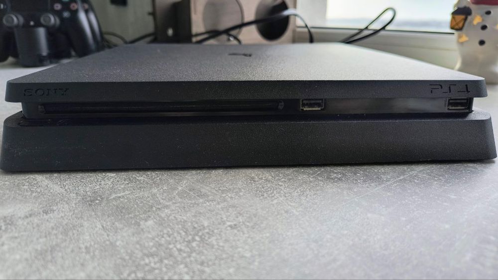 PlayStation 4 + 2 джойстики + 9 ігор | Повний комплект