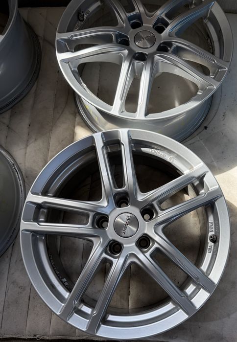 484 felgi aluminiowe Dezent ET 30 7,5jx17” 5x112 Audi BMW VW Skoda