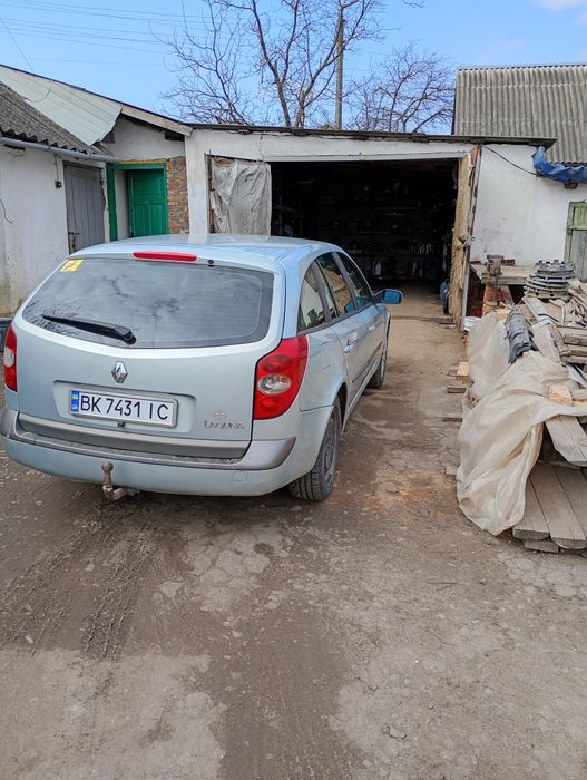 Автомобіль Рено лагуна 2