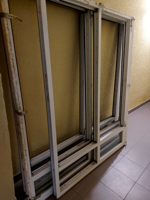 Продаю вікна балконні.