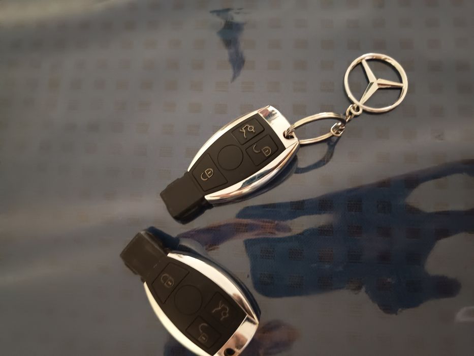 -OPORTUNIDADE- Mercedes-Benz C200 CDI Avantgarde com reboque