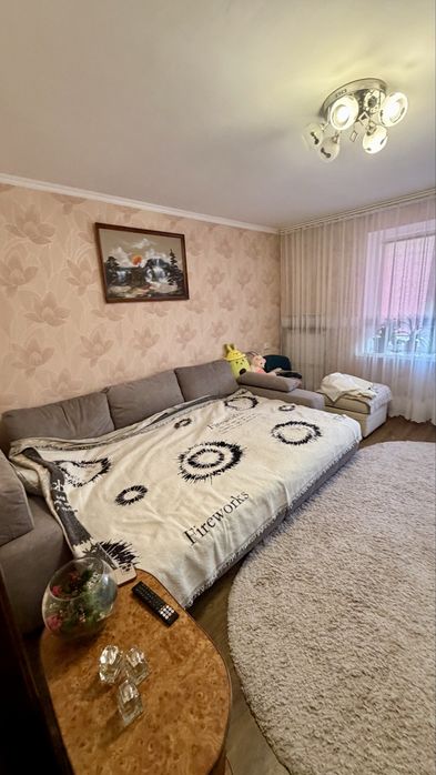 Продам класну 2к квартиру в топ локації