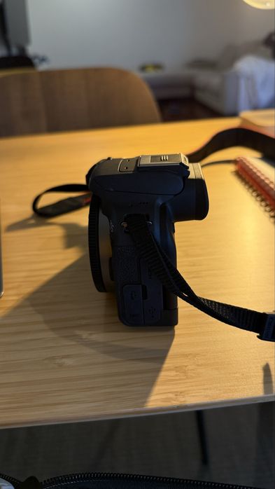 Camera Canon R10 + Bolsa