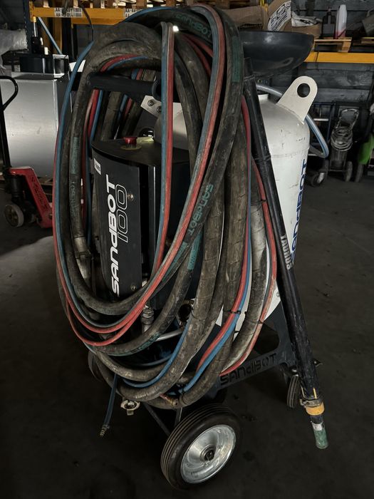 Hydropiaskarka piaskarka Sandbot100 do pracy bez kurzu na mokro