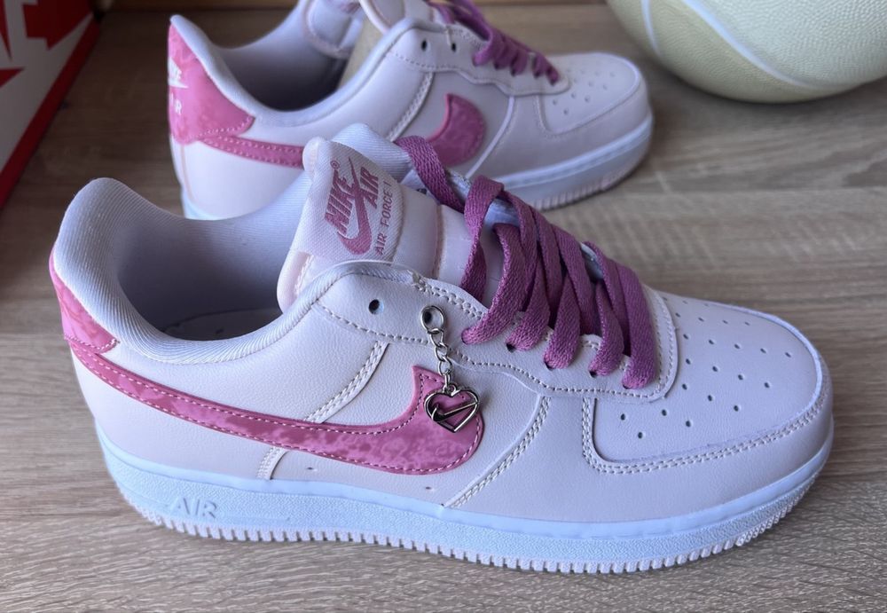 Nike Force One Low Valentine’s Day