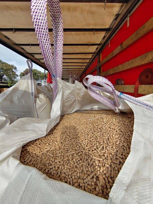 PELLET DRZEWNY 100% SOSNA 6mm – bigbagi