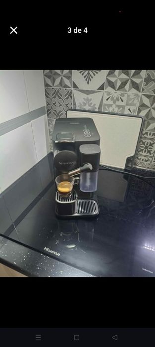 Máquina café Nespresso latíssima