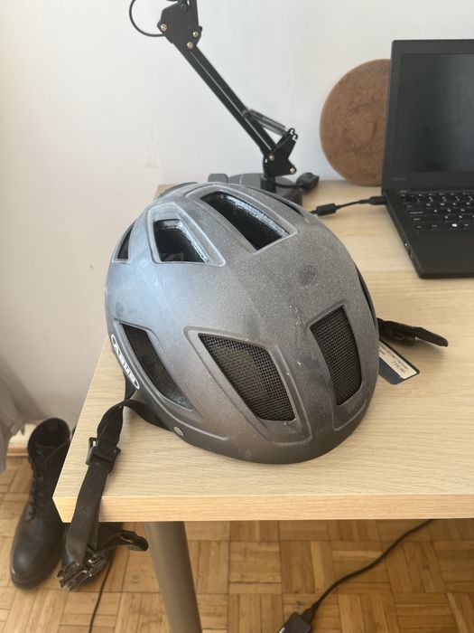 Solidny kask rowerowy