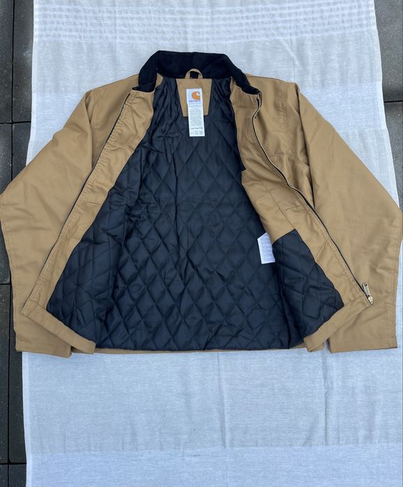 Casaco Carhartt Detroit Camel tamanho L