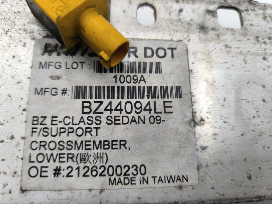 Belka zderzaka przód mercedes e-clasa w212 22Cdi 2126200230
