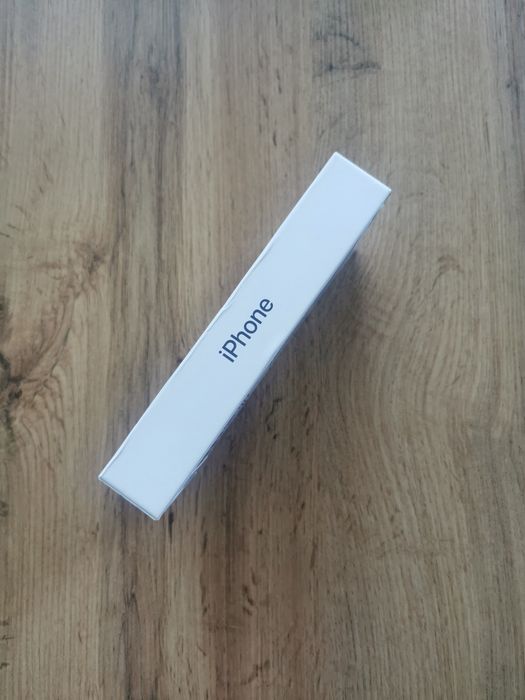 Iphone 15, 128GB, nowy, plomby.