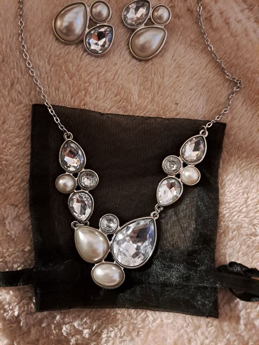 Komplet -kolia i kolczyki.