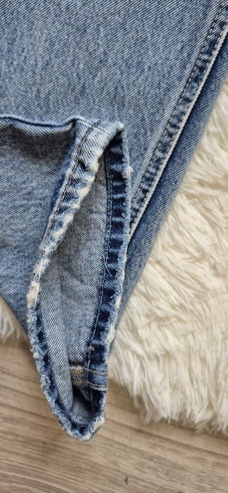 Stradivarius jeansy z przetarciami prosty fason M /38