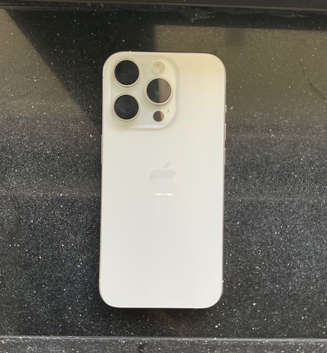 iPhone 15 Pro 256GB Branco Titânio | Impecável + Capas