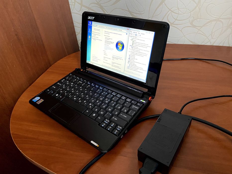 Acer Aspire One ZG5 (AOA150bk) ( 8.9", Intel Atom N270, 1,5 ГБ ОЗУ, все працює)