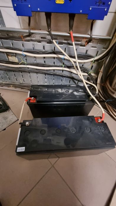 Продам 2 аккумулятора тяговых 150 Ач 12 V