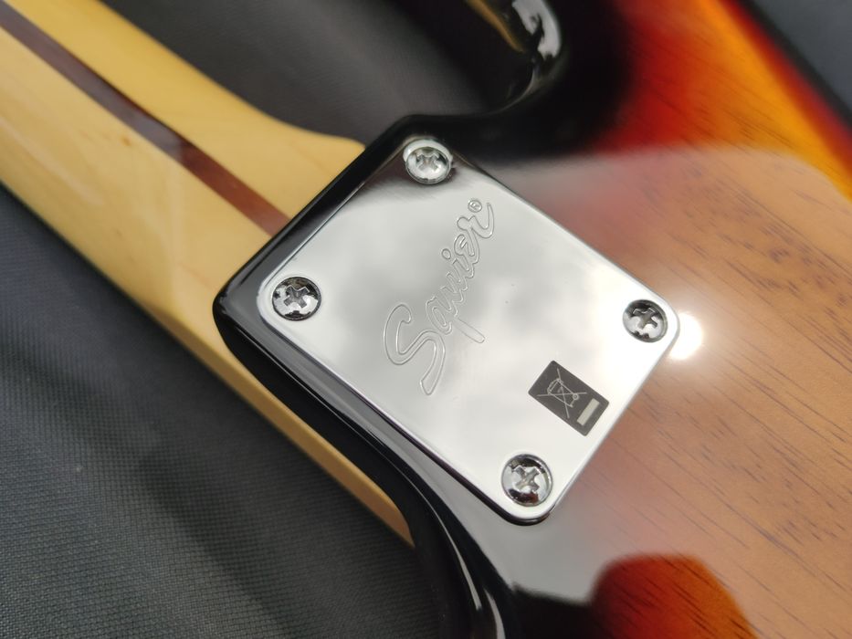 Squier Fender Classic Vibe '70s Jazz Bass gitara