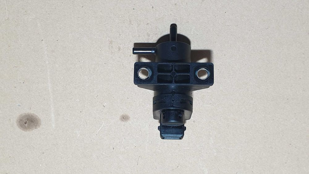 trafic vivaro 2.0 dci 1.6 dci Megane Scenic III 3 zawór podciśnienia