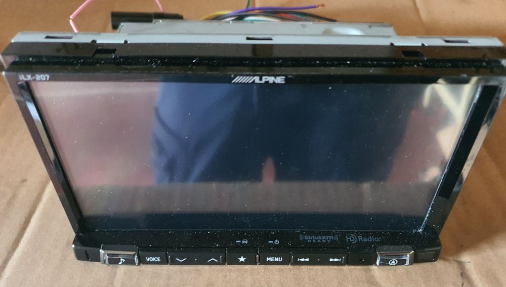 Alpine iLX-207  7"