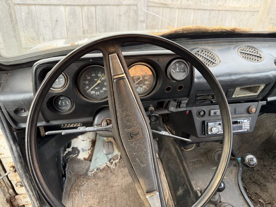 Продам ниву 2121