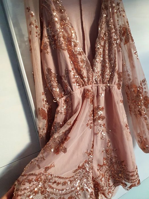 Piękny kombinezon w cekiny