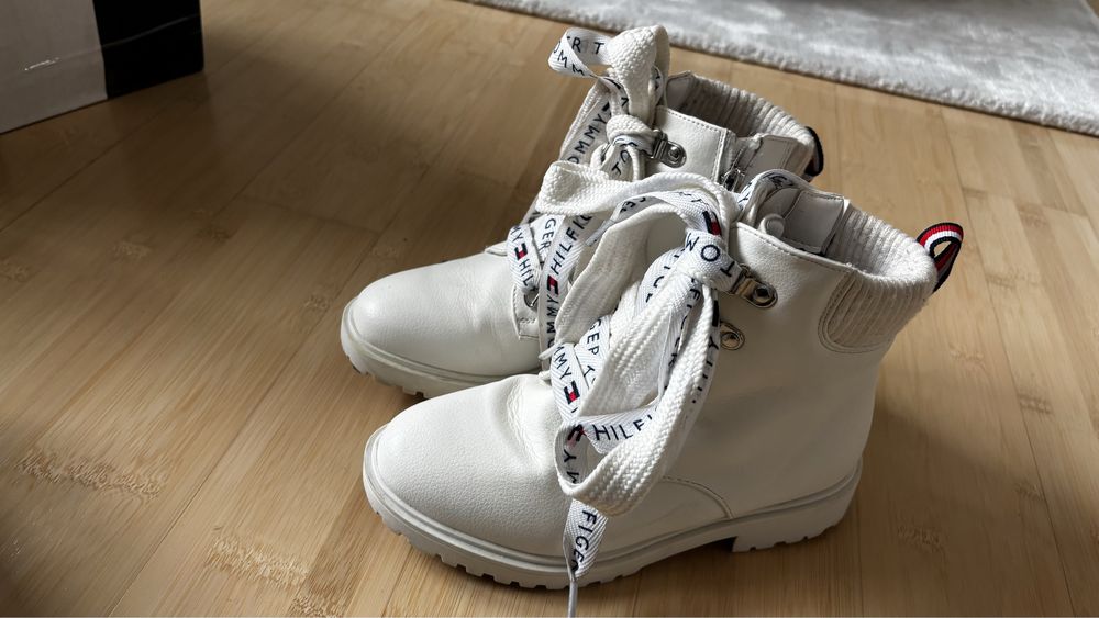 Tommy hilfiger białe botki modna dziewczynka 31,5 jesień okazja