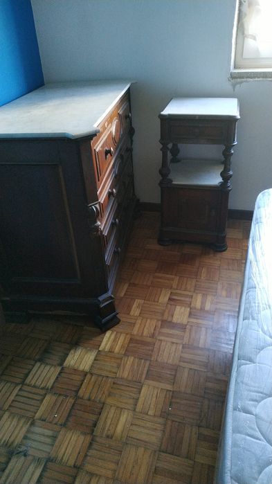 Cómoda escrivaninha+2 mesas cabeceira com tampo em mármore