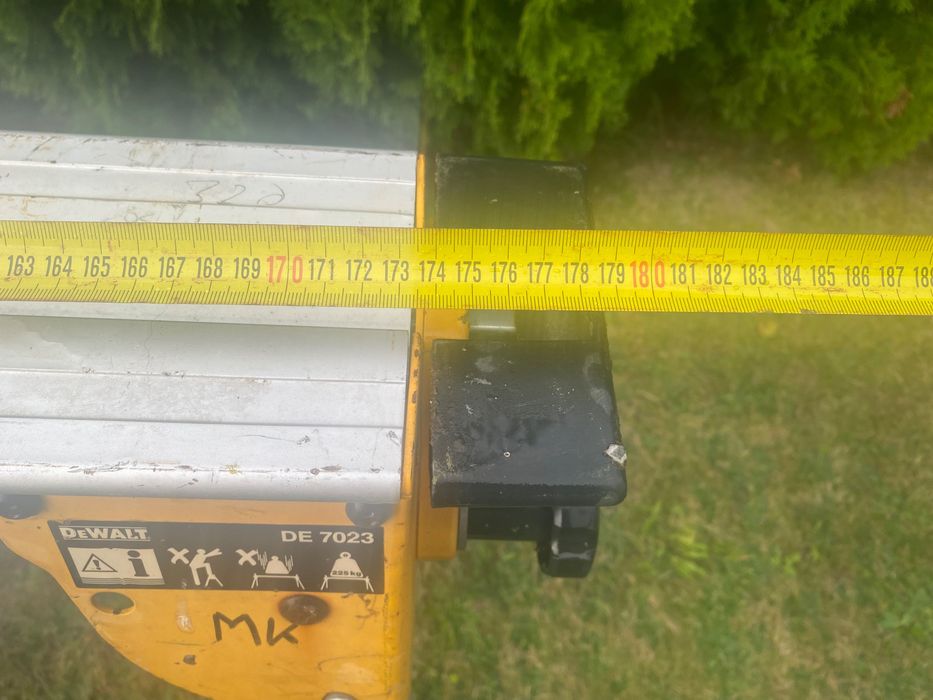 Stojak pod piłę ukośnie DeWalt
