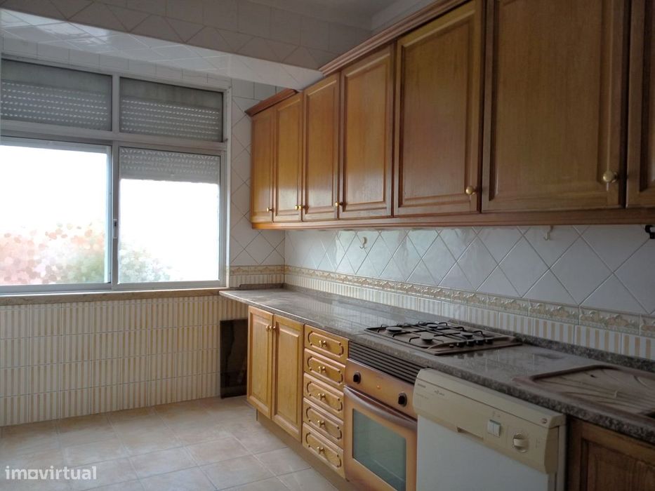 Apartamento 2 quartos na Damaia, Amadora — Águas Livres, Lisboa