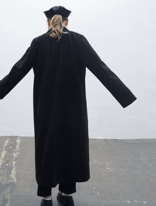 Пальто чорне прямого крою