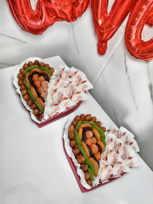 Букети з цукерок,солодкі букети, букет з сухофруктів,смачні букети