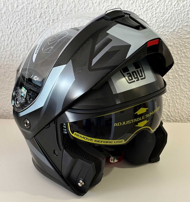 New AGV Streetmodular Modular Helmet (30% DISCOUNT) in Sizes M and L