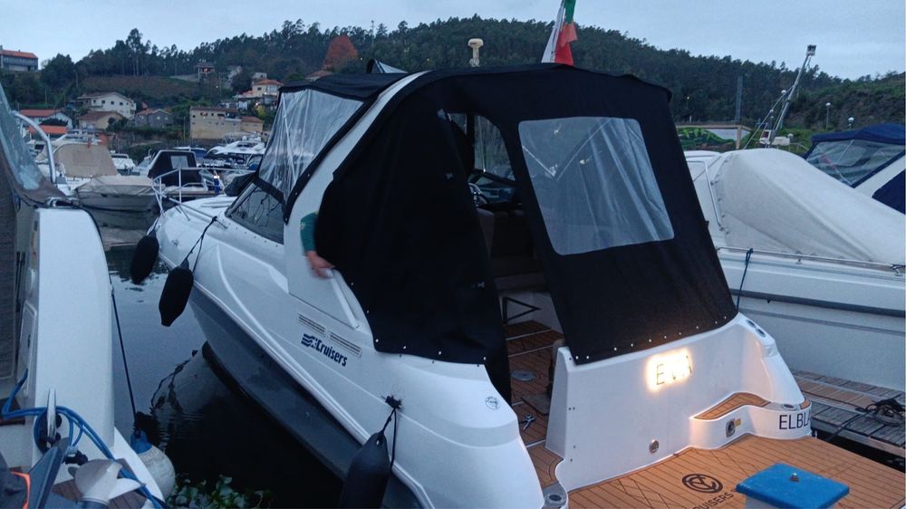 Cruisers Yachts 3175 Rogue | 2x Diesel | Refit 2025 | Gerador
