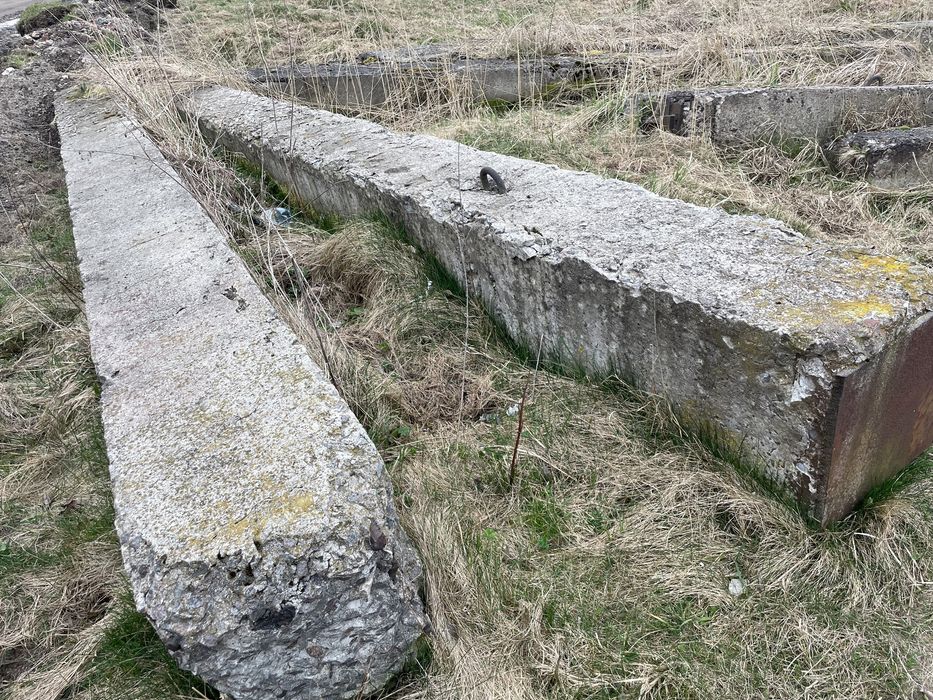 Стовпи бетонні 8 шт