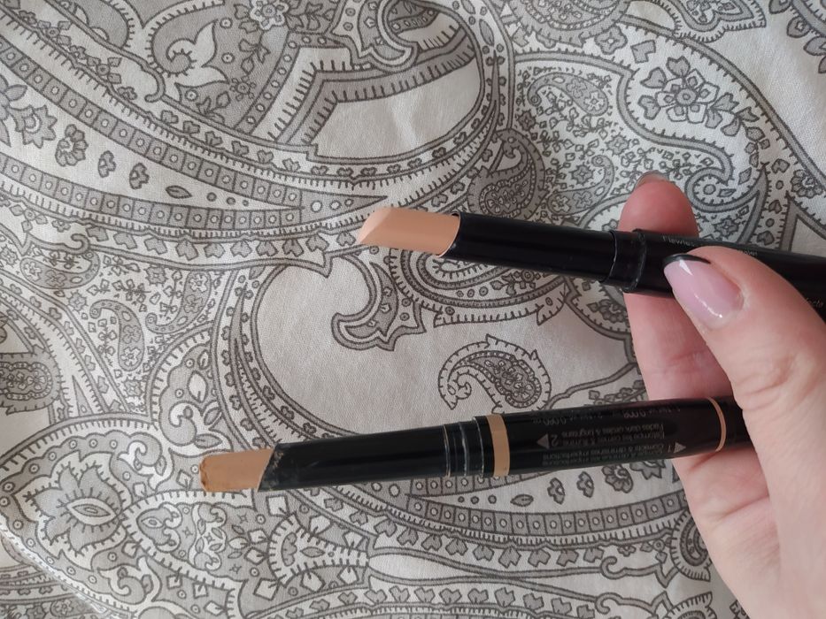 Korektory YVES ROCHER i Sephora cena za 2 sztuki